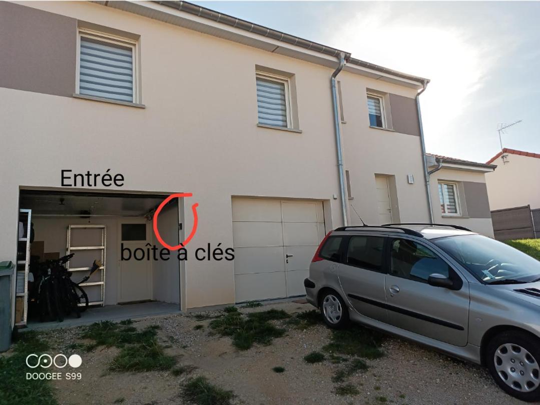 Aux Pieds De La Colline De Mousson Apartment Pont-à-Mousson Exterior foto
